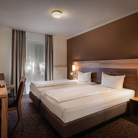 Garden Bilk Hafen Hotel Дюселдорф Екстериор снимка