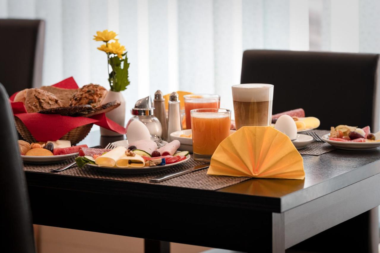 Garden Bilk Hafen Hotel Дюселдорф Екстериор снимка