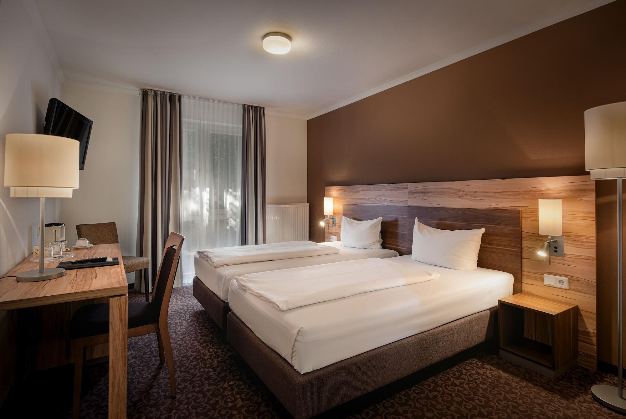 Garden Bilk Hafen Hotel Дюселдорф Екстериор снимка