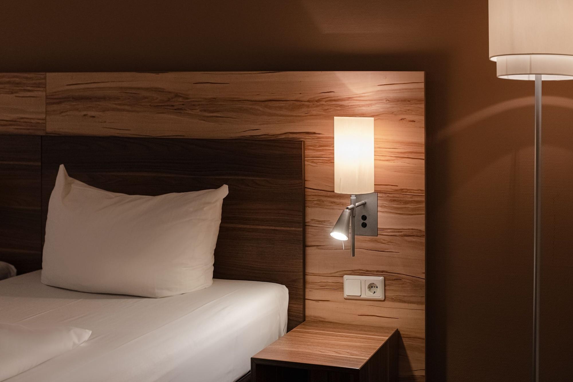 Garden Bilk Hafen Hotel Дюселдорф Екстериор снимка