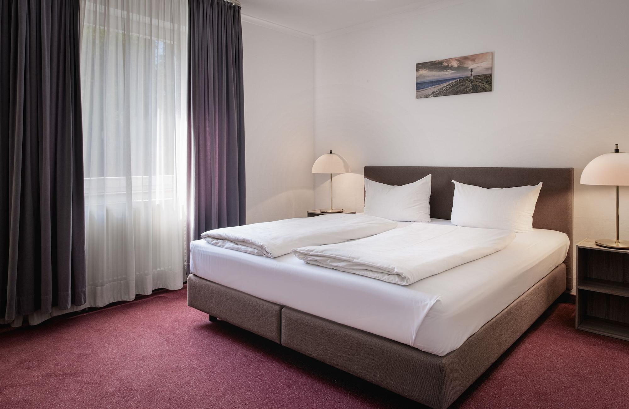 Garden Bilk Hafen Hotel Дюселдорф Екстериор снимка