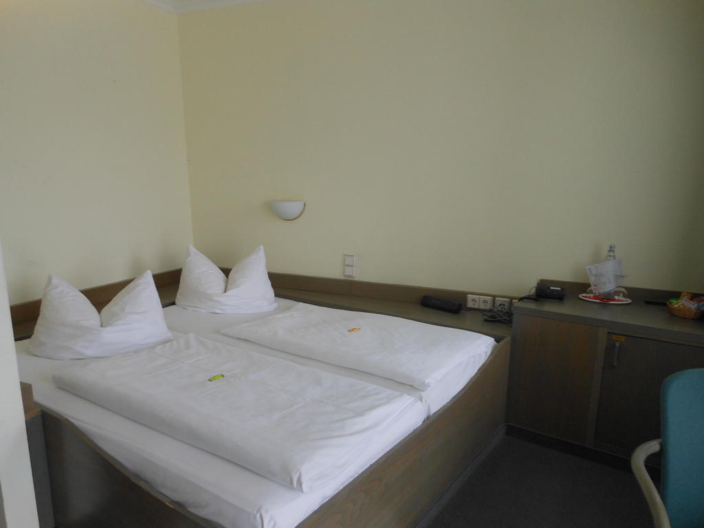 Garden Bilk Hafen Hotel Дюселдорф Екстериор снимка
