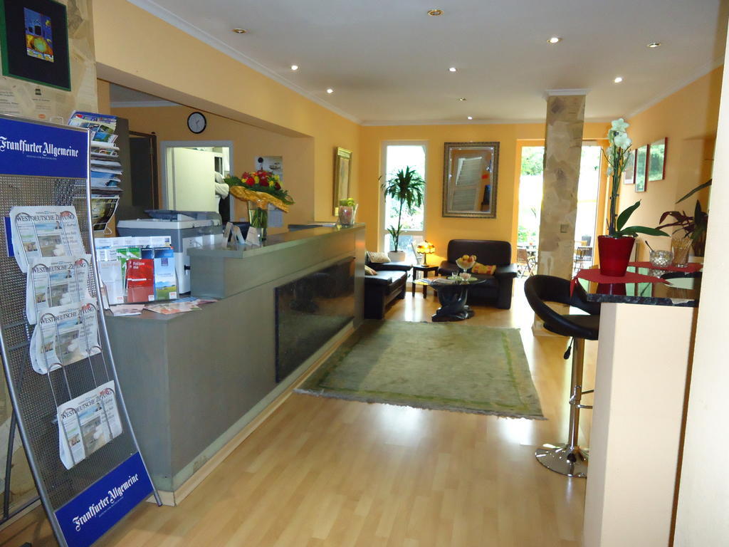 Garden Bilk Hafen Hotel Дюселдорф Екстериор снимка